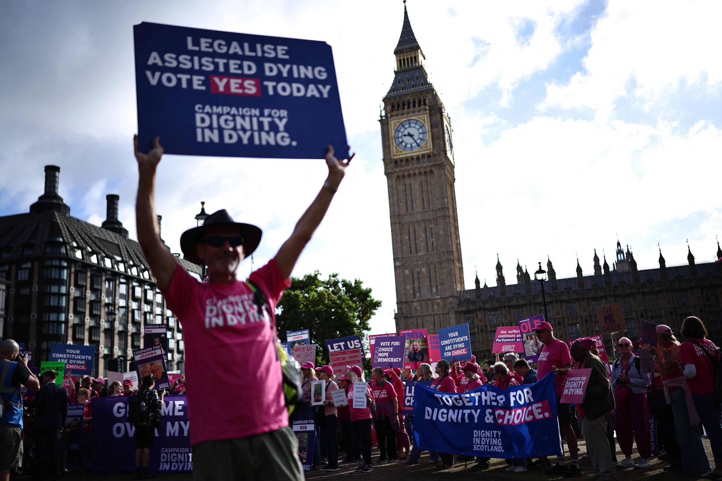 Deputados britânicos rejeitam legalizar morte assistida - 11/09/2026 - Equilíbrio e Saúde