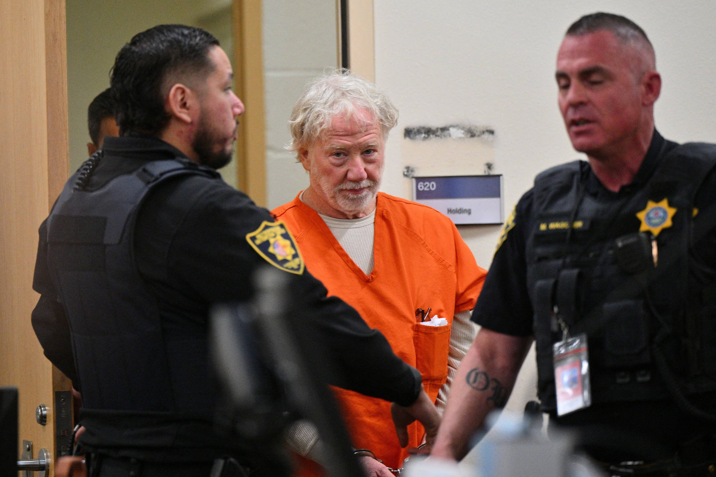 Caso de Timothy Busfield é arquivado por imparcialidade - 16/10/2026 - Ilustrada